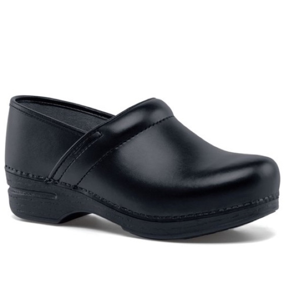 Dansko Slip Resistant Shoes 38 (7.5/8)